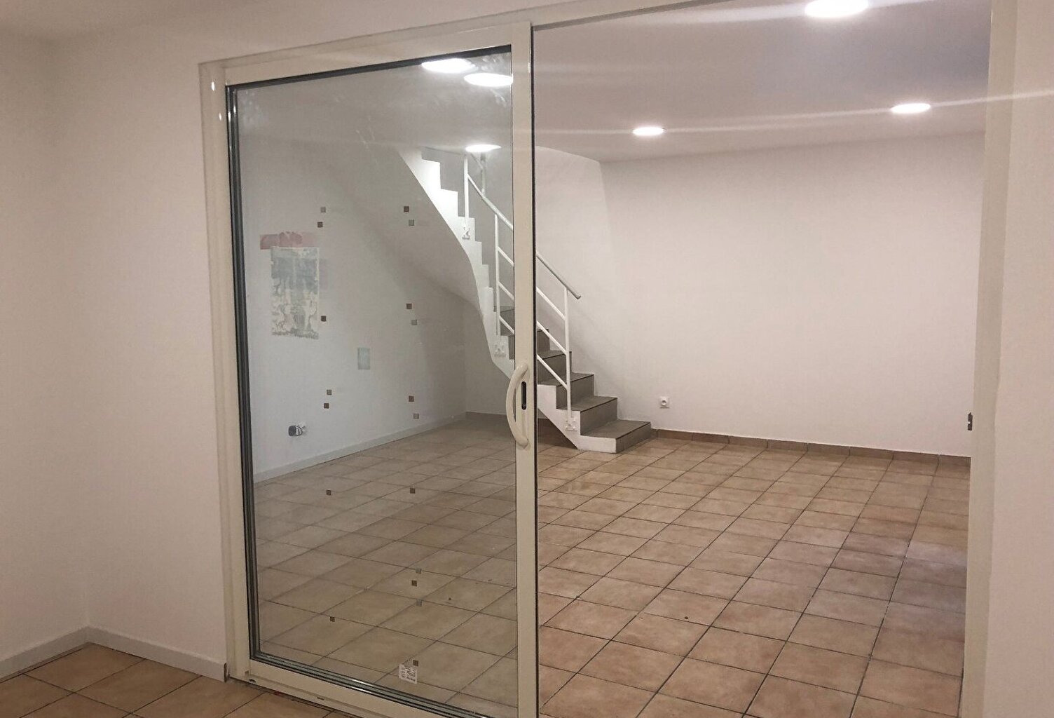 A LOUER BUREAU - HYPER-CENTRE - SUR 2 NIVEAUX — photo 1