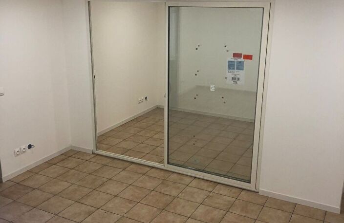 A LOUER BUREAU - HYPER-CENTRE - SUR 2 NIVEAUX — photo 4