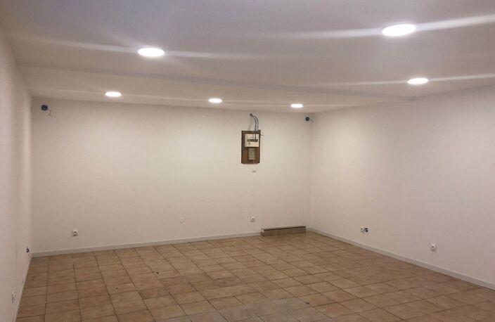 A LOUER BUREAU - HYPER-CENTRE - SUR 2 NIVEAUX — photo 5