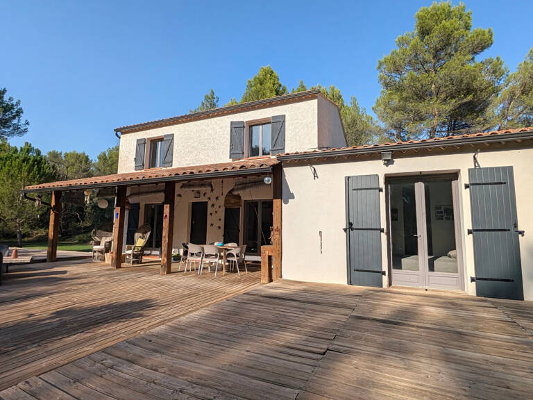 PEYROLLES EN PCE - Villa T6 de 162 m² sur 9511 m² de terrain — photo 1