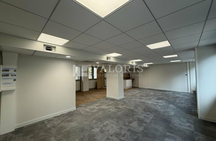 BUREAUX à LOUER — photo 2
