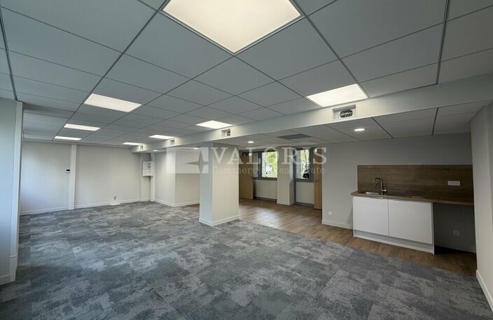 BUREAUX à LOUER — photo 3