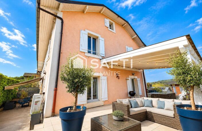 180 m²   5 chambres  Piscine chauffée  Sous-sol de 116 m² — photo 2