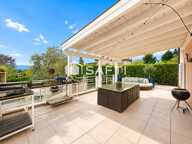 180 m²   5 chambres  Piscine chauffée  Sous-sol de 116 m² — photo 3