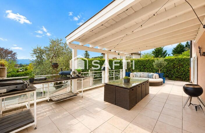 180 m²   5 chambres  Piscine chauffée  Sous-sol de 116 m² — photo 3