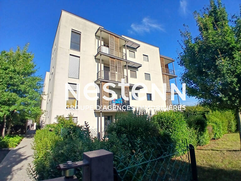 Appartement 2 Pièces avec ascenseur balcon cave parking et garage - 69800 SAINT PRIEST — photo 1