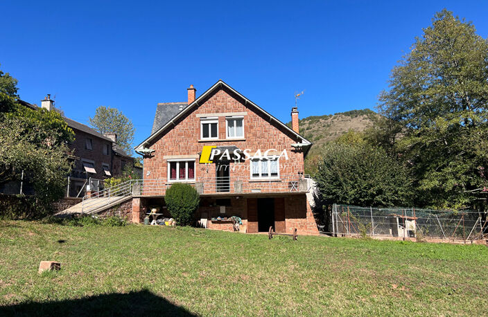 A VENDRE - Maison d'habitation avec terrain - MARCILLAC VALLON — photo 2