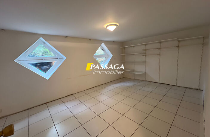 A VENDRE - Maison d'architecte avec terrain attenant - GAGES — photo 5