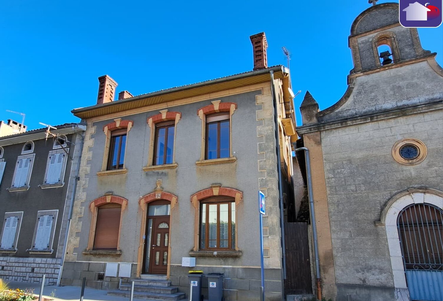 MAISON DE VILLE AVEC COUR — photo 1