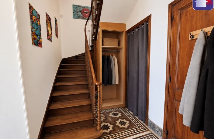 MAISON DE VILLE AVEC COUR — photo 3