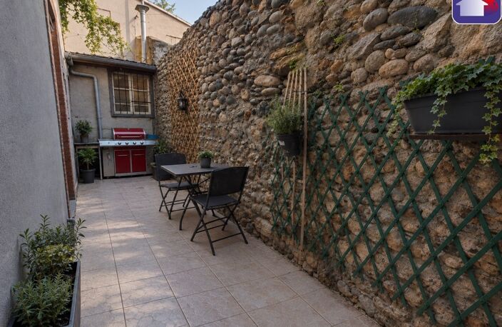 MAISON DE VILLE AVEC COUR — photo 5