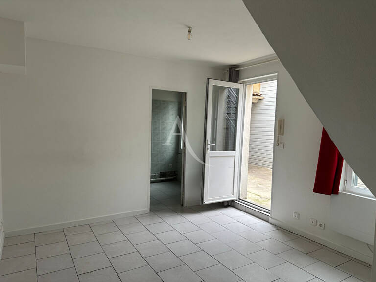 ROCHEFORT Centre ville, appart Type 2 duplex sur cour — photo 1