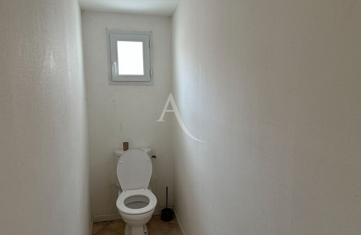 ROCHEFORT Centre ville, appart Type 2 duplex sur cour — photo 5