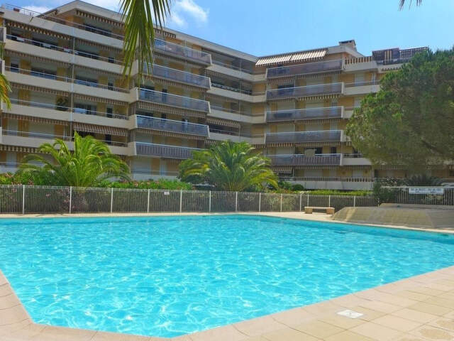 FREJUS PLAGE - Studio à deux pas de la plage - Résidence avec piscine — photo du bien