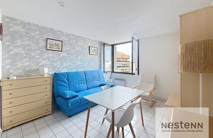 FREJUS PLAGE - Studio à deux pas de la plage - Résidence avec piscine — photo 3