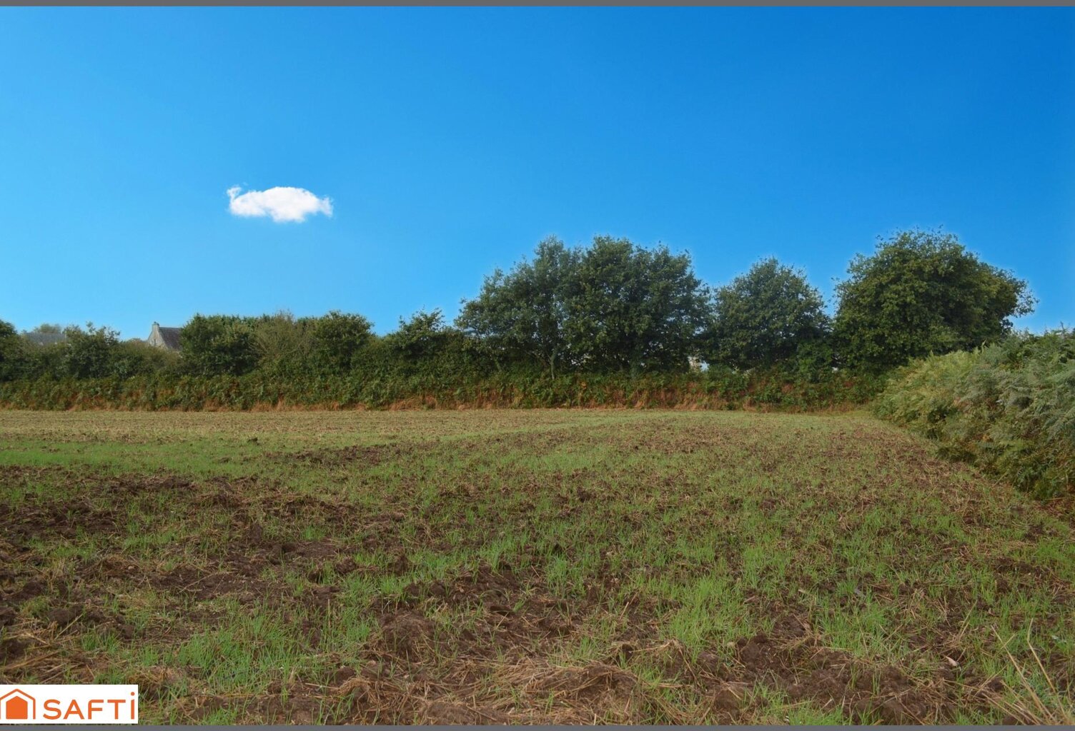 Terrain constructible viabilisé — photo 1