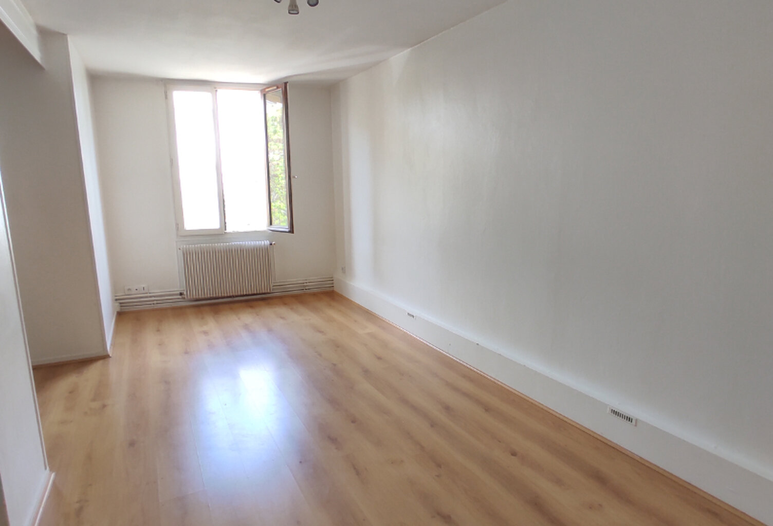 LIMOGES T3 DE 47 m² PROCHE CATHÉDRALE ET MAIRIE — photo 1