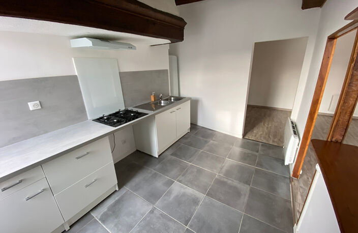 Appartement La Chapelle D Angillon 3 pièce(s) 80 m2 — photo 2