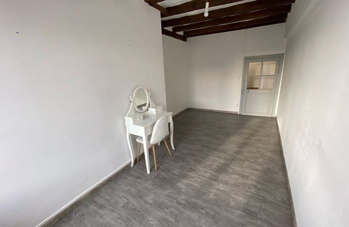 Appartement La Chapelle D Angillon 3 pièce(s) 80 m2 — photo 3