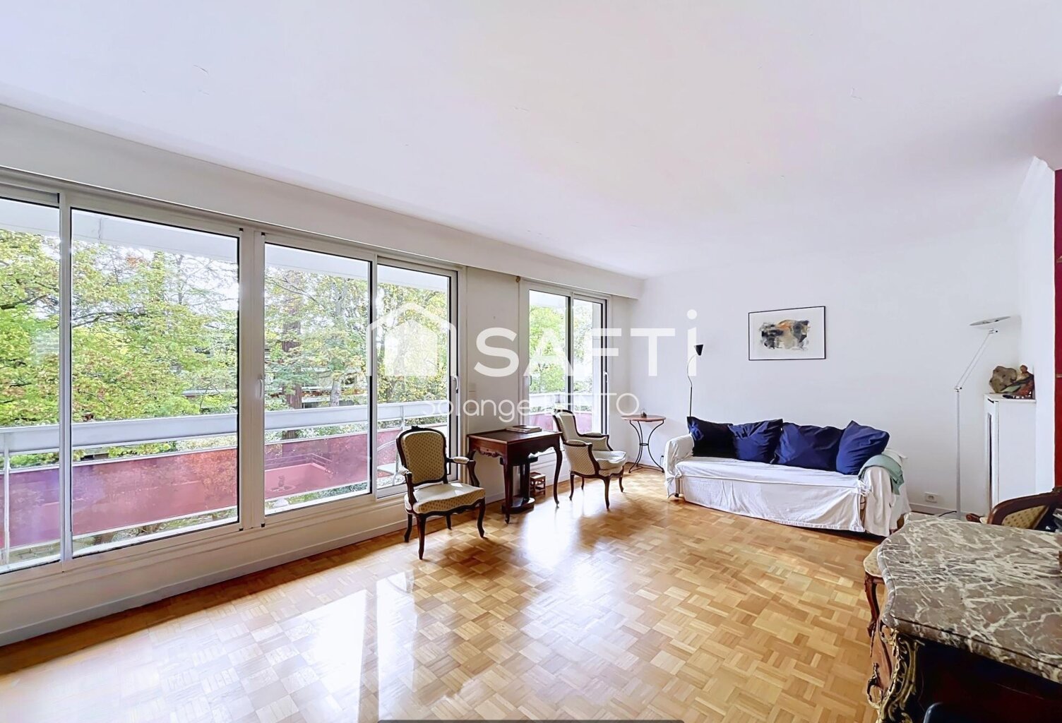 Appartement familial de 84 m² avec balcon, parc arboré, piscine et parking — photo 1