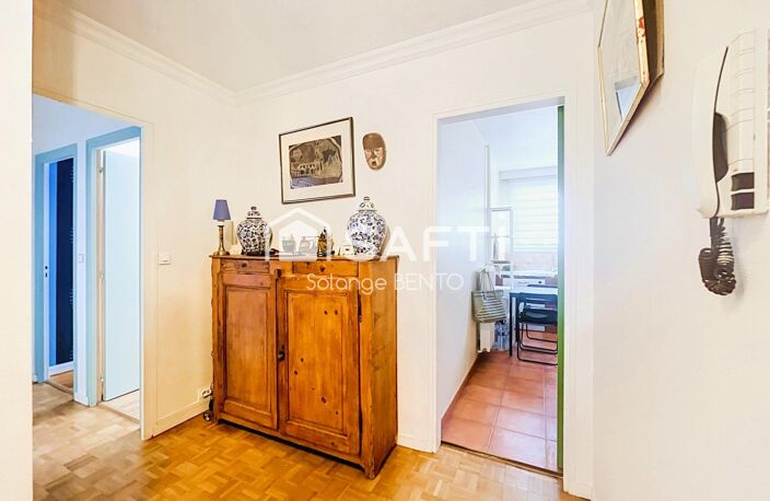 Appartement familial de 84 m² avec balcon, parc arboré, piscine et parking — photo 5