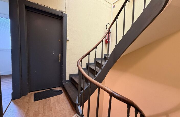 Appartement - 31m² - Laon — photo 2