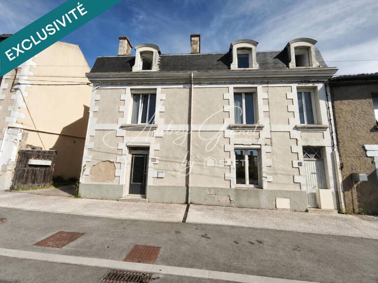 CHASSENEUIL-DU-POITOU  IMMEUBLE DE 4 APPARTEMENTS — photo 1
