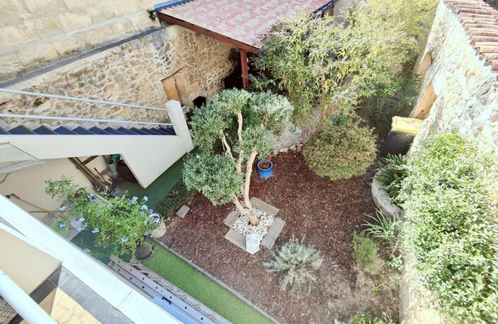 Immeuble: 2 locaux commerciaux et appartement T3 — photo 3