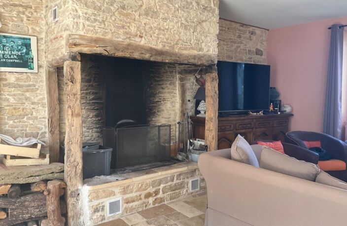 Ensemble immobilier composé d'une maison d'habitation, d'un séjoir à tabac, d'une sépendances en pierre non attennate, piscine et jardin — photo 3