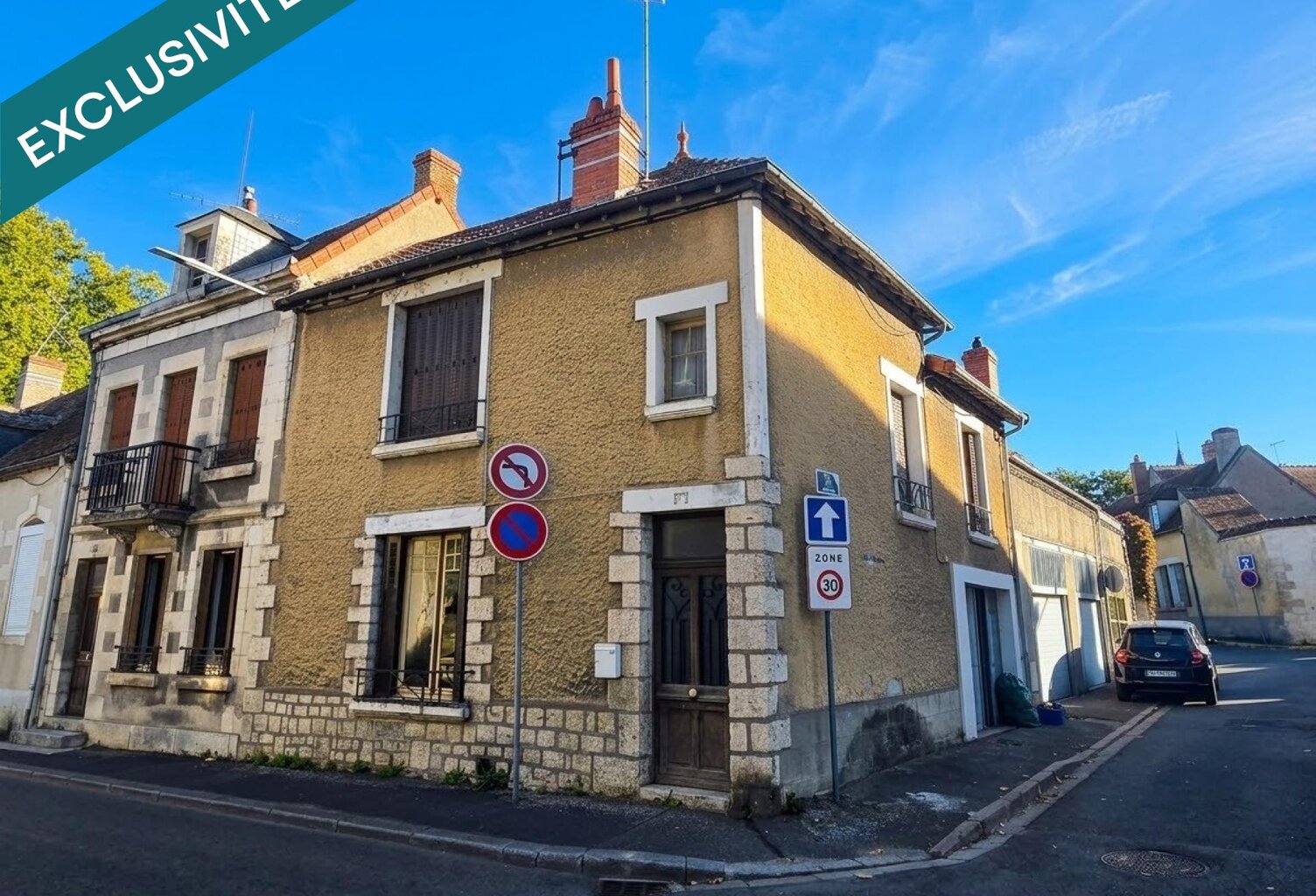 Cosne-sur-Loire : maison à rénover + appartement indépendant, garage double et cave, idéal investisseur — photo 1