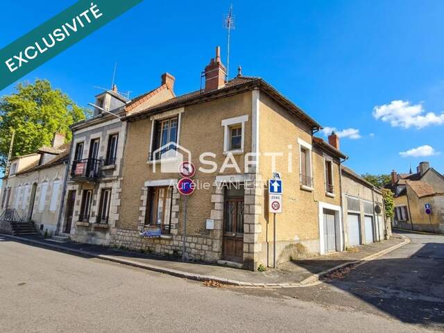 Cosne-sur-Loire : maison à rénover + appartement indépendant, garage double et cave, idéal investisseur — photo du bien