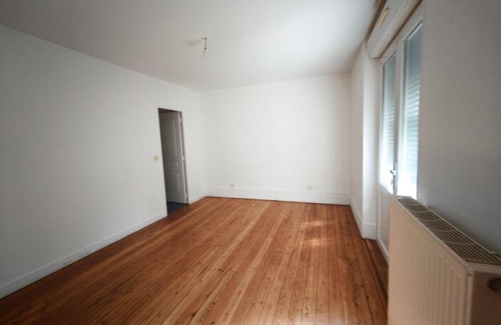 Appartement F3, ancien entiérement rénové, 60m2 — photo 4