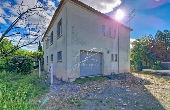 Maison T10 200 m² composée de 2 appartements — photo 2