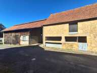 Ancien corps de ferme avec maison en pierre, grange, séchoir à tabac, four à pain et piscine, l'ensemble sur 11510 m² — photo 4