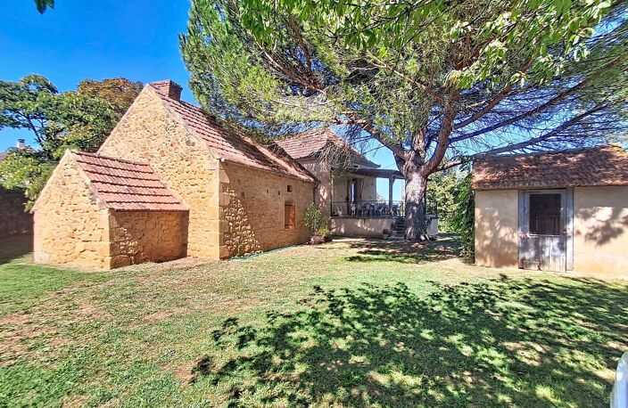 Ancien corps de ferme avec maison en pierre, grange, séchoir à tabac, four à pain et piscine, l'ensemble sur 11510 m² — photo 5