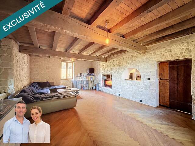 Maison de caractère avec dépendances à Champagneux — photo du bien
