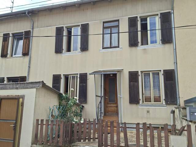 A rénover : maison accolée de 74m2 avec garage — photo du bien