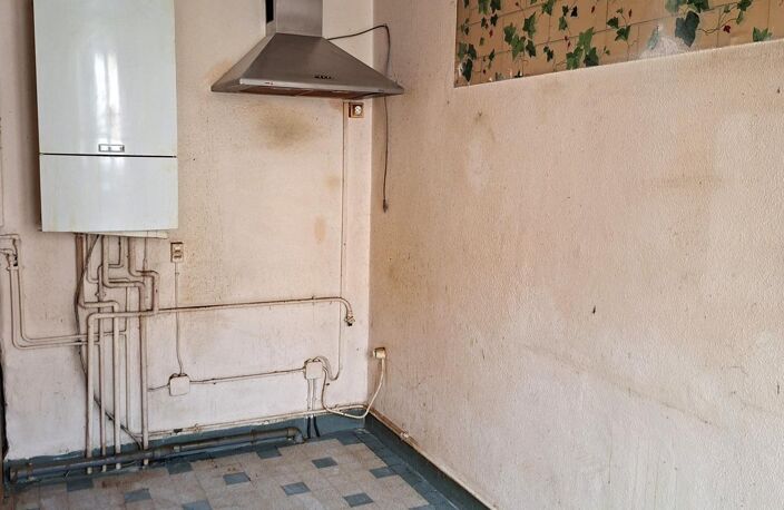 A rénover : maison accolée de 74m2 avec garage — photo 5