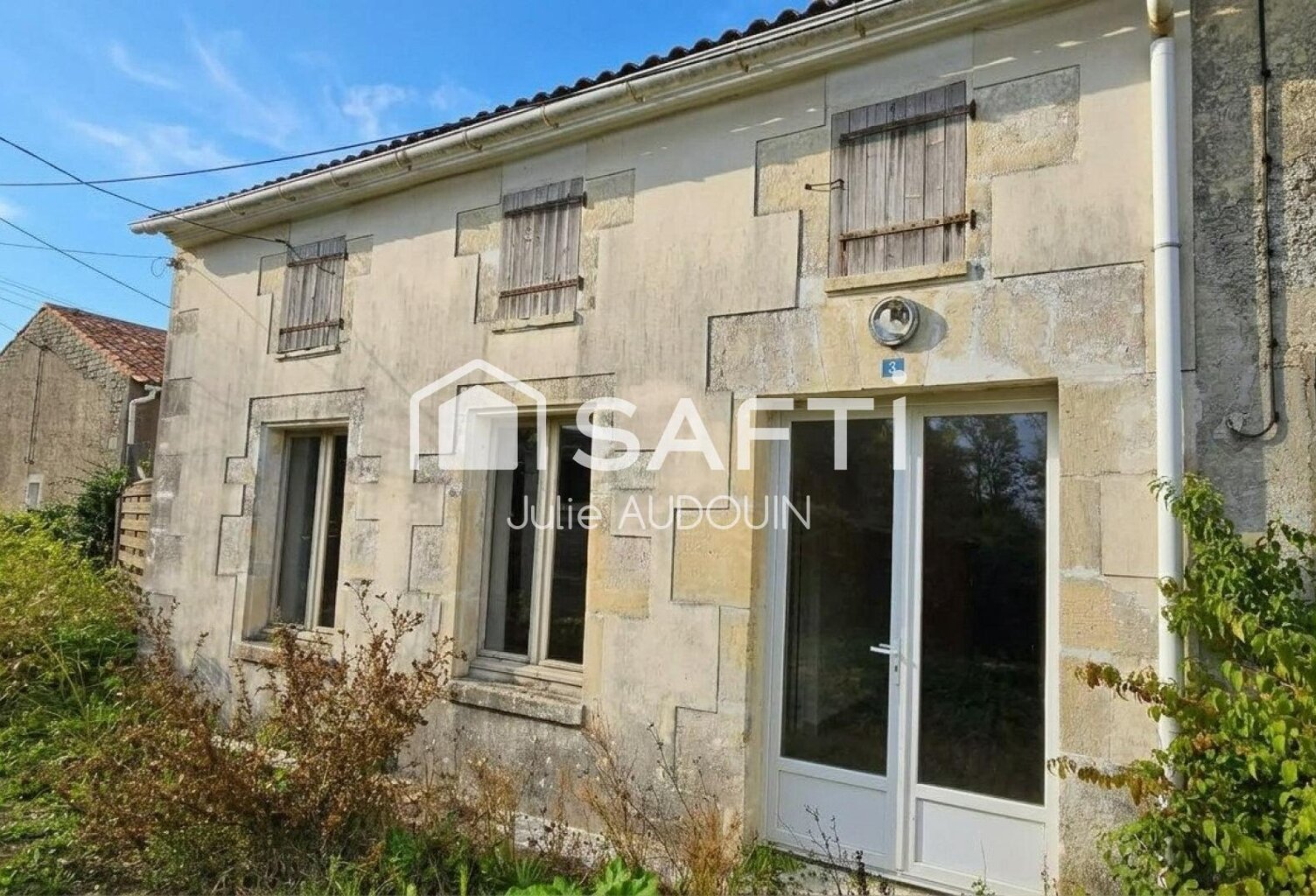 Maison à rénover - Aujac — photo 1