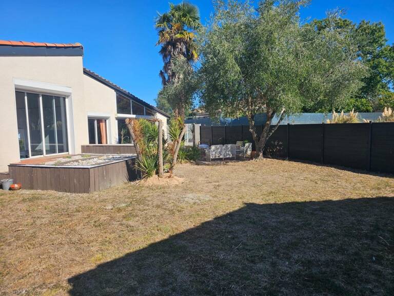 Maison T6 au cœur d'Aucamville — photo 1