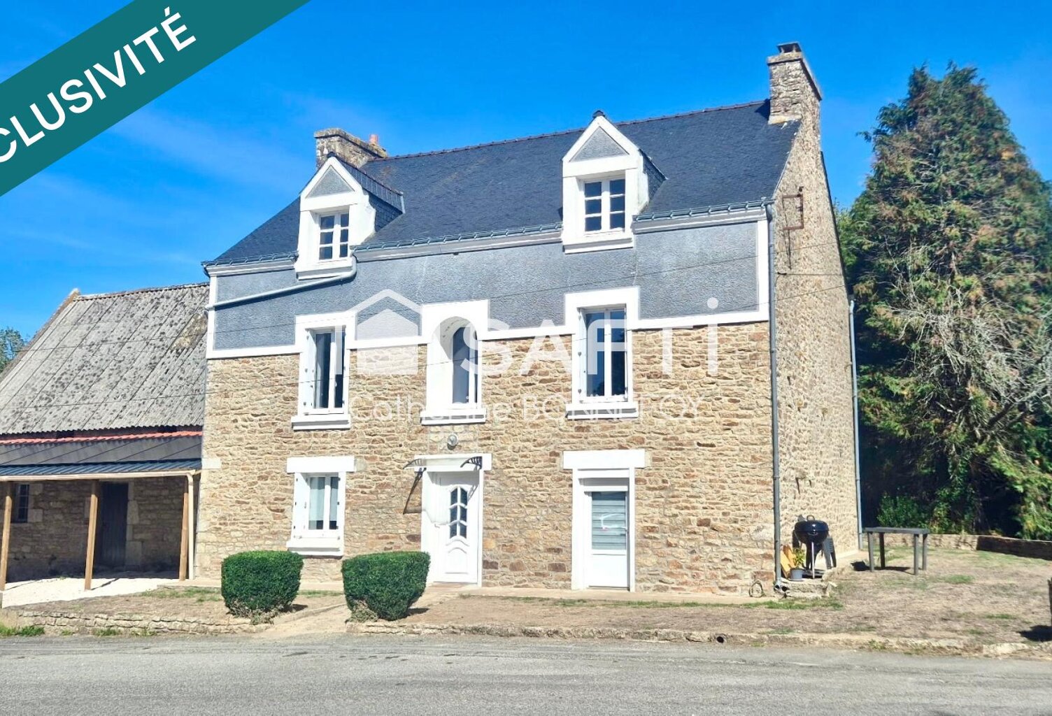 Maison familiale avec dépendances et grand hangar — photo 1