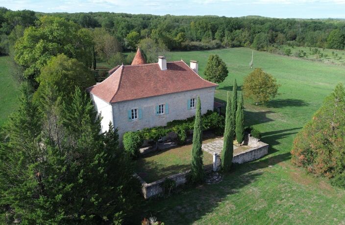 Manoir XIIIème siècle et dépendances — photo 3