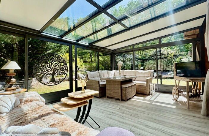 Maison T4 de 100m2 avec une véranda de 20m2, trois chambres, un salon/salle à manger avec cuisine ouverte, au calme, à l'orée du bois, 2300m2 de terrain piscinable, un garage de 50m2. — photo 2
