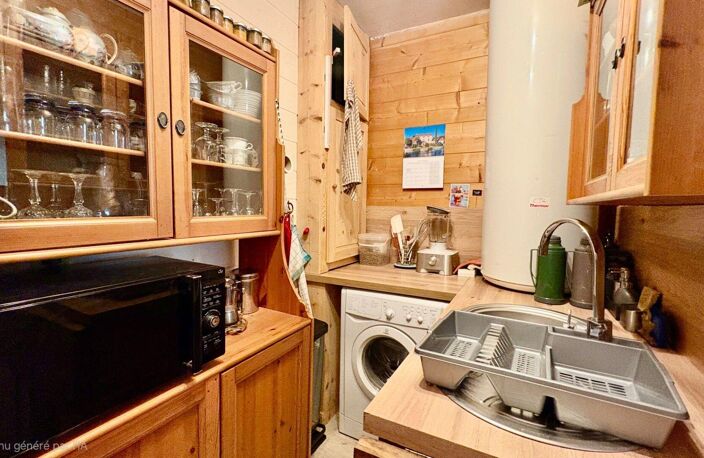 Maison T4 de 100m2 avec une véranda de 20m2, trois chambres, un salon/salle à manger avec cuisine ouverte, au calme, à l'orée du bois, 2300m2 de terrain piscinable, un garage de 50m2. — photo 5