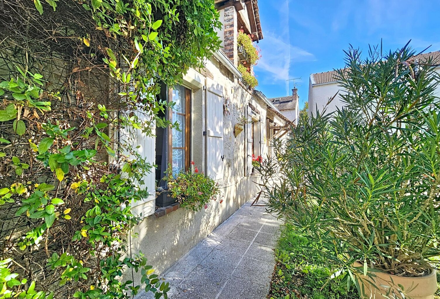 Longère familiale de 115 m² au cœur du village. — photo 1