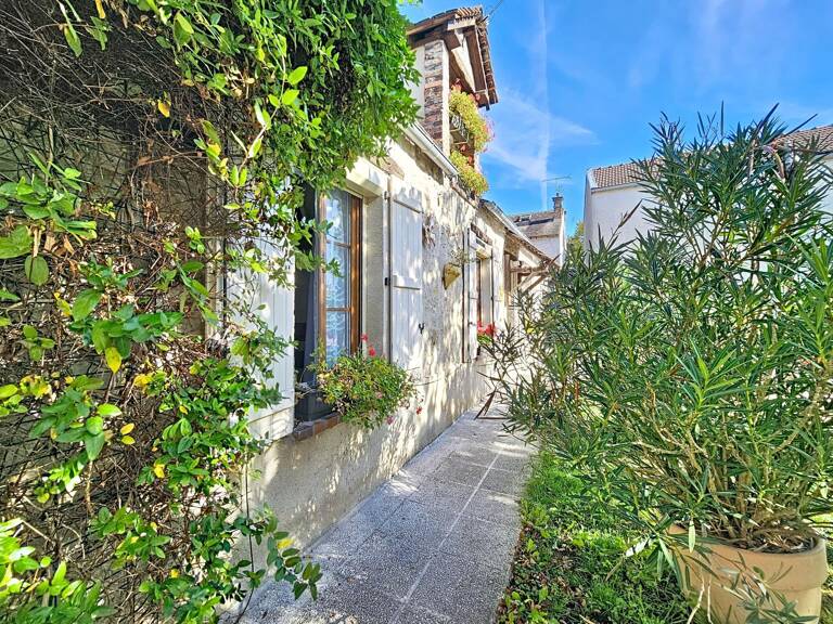 Longère familiale de 115 m² au cœur du village. — photo 1
