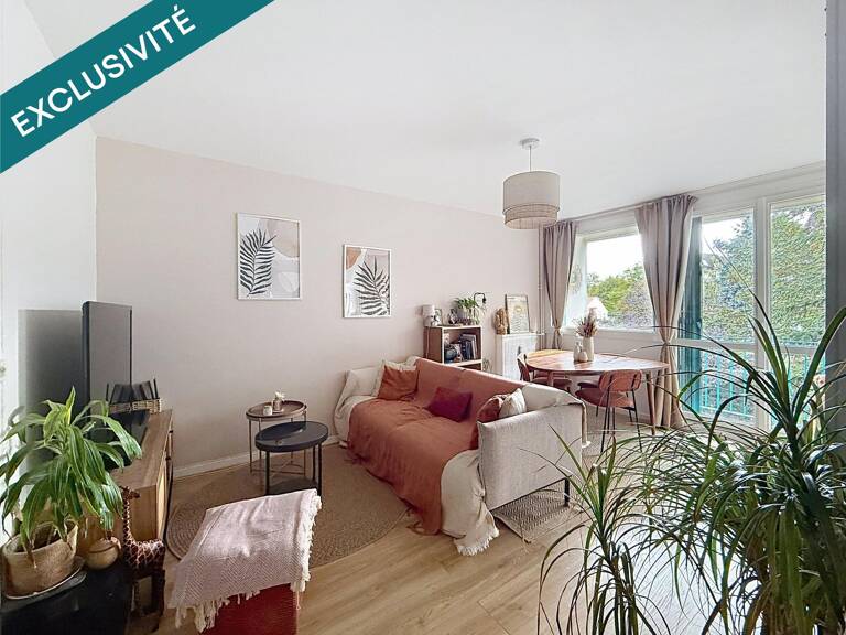APPARTEMENT AVEC BALCON, PARKING ET 2 CAVES ! — photo 1