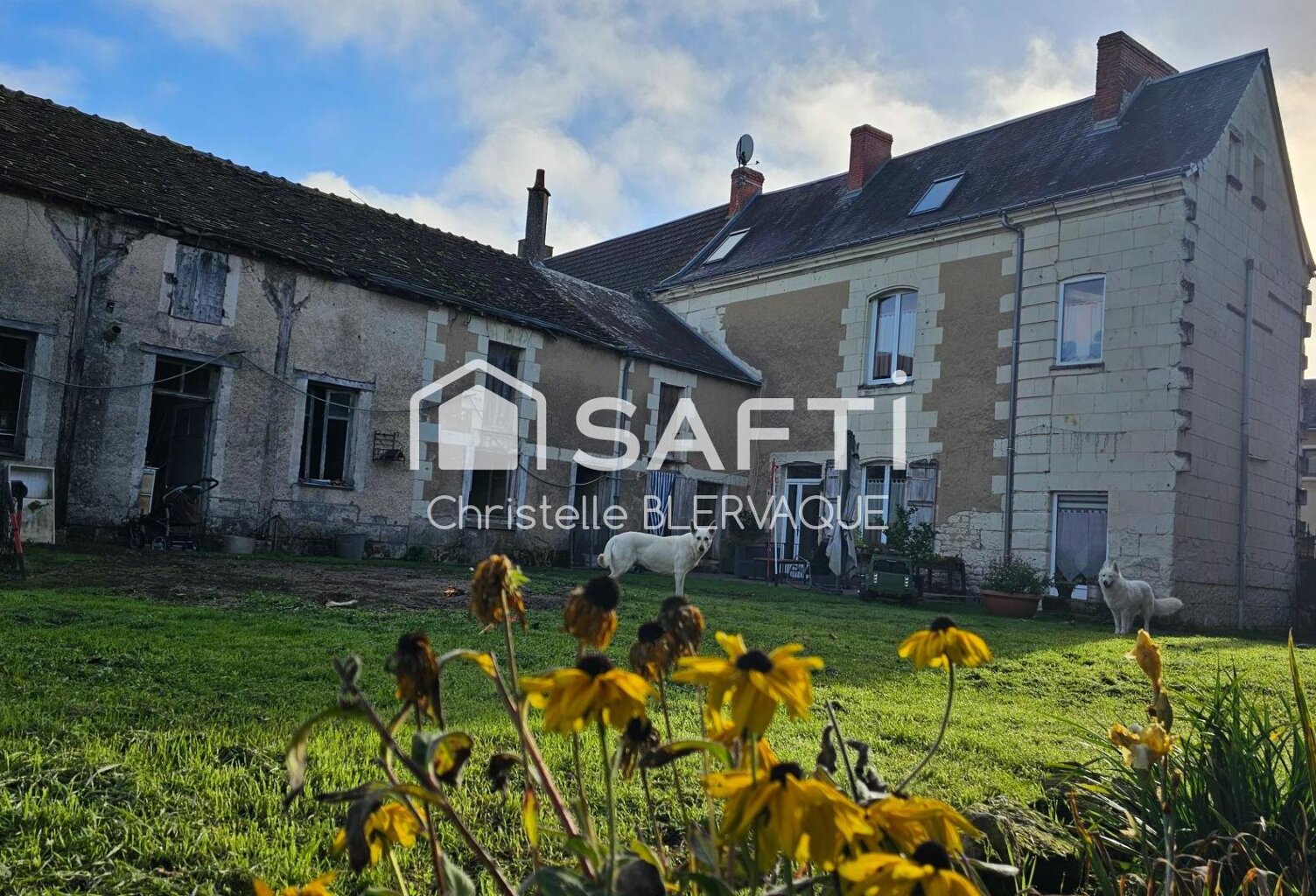 Maison de caractère avec dépendances et potentiel à Lésigny — photo 1