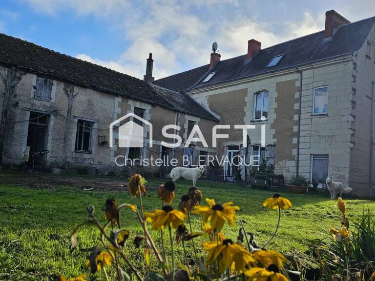 Maison de caractère avec dépendances et potentiel à Lésigny — photo 1