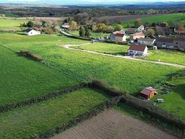 Terrain constructible et viabilisé - 970 m² — photo du bien